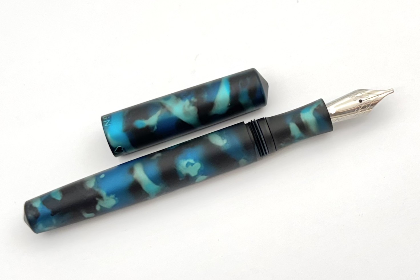 SchonDSGNAnodizedAluminumFullSizedOceanDepthsFP_D